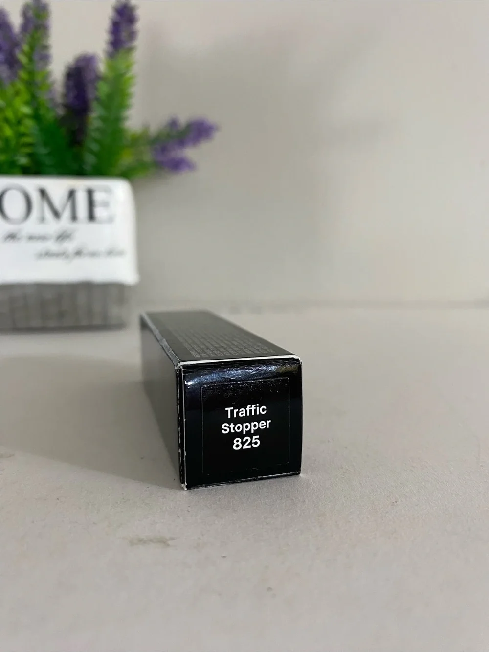 825 Traffic Stopper ~Bobbi Brown Luxe Matte Lipstick, Full Size, 0.12 OZ / 3.5g